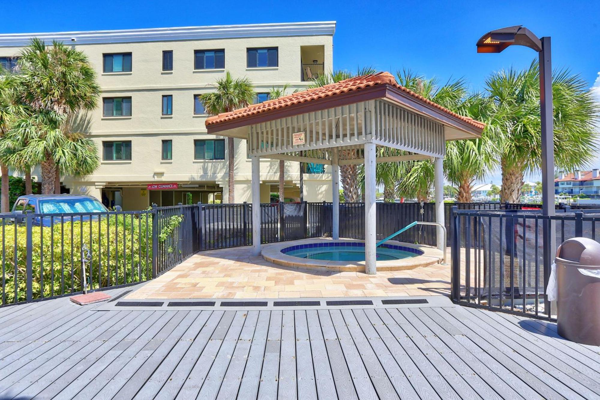 Land'S End 6-303 Beach Front - Premier Villa St. Pete Beach Bagian luar foto